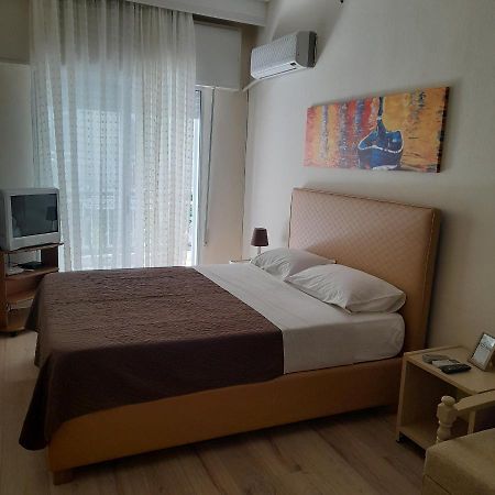 Zefi'S Apartment Néa Péramos Екстериор снимка