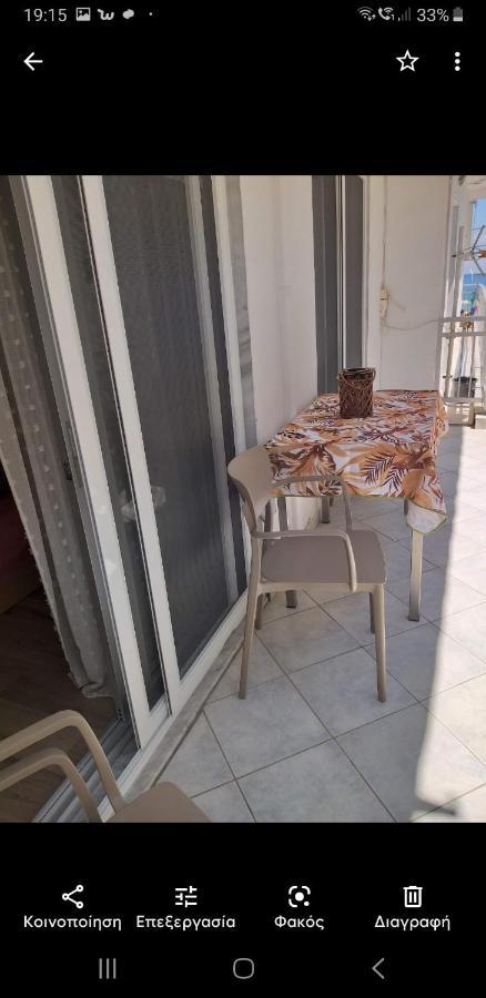 Zefi'S Apartment Néa Péramos Екстериор снимка