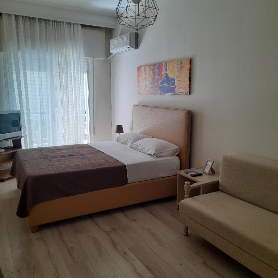 Zefi'S Apartment Néa Péramos Екстериор снимка