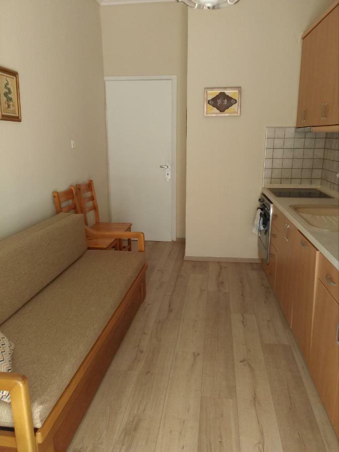 Zefi'S Apartment Néa Péramos Екстериор снимка